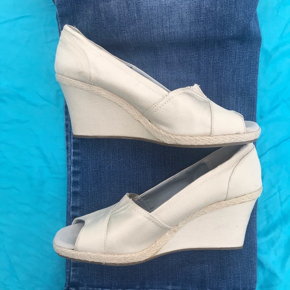 TOMS Stella Wedge - Bridal Collection - Picture 4 of 7